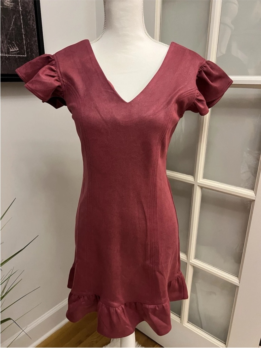 Elegant V-Neck Ruffle Hem Dress in Dusty Rose